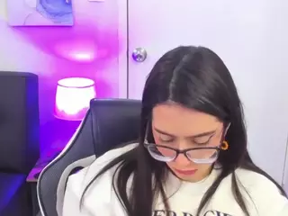 I S S A's Live Sex Cam Show