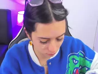 I S S A's Live Sex Cam Show