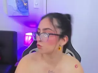 I S S A's Live Sex Cam Show