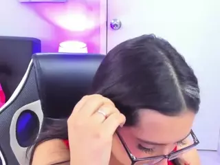 I S S A's Live Sex Cam Show