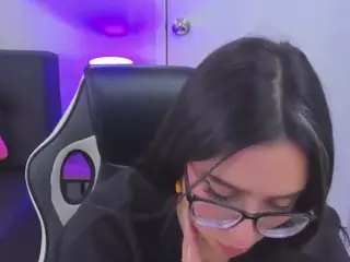 I S S A's Live Sex Cam Show