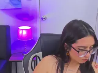 I S S A's Live Sex Cam Show