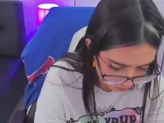 I S S A's Live Sex Cam Show