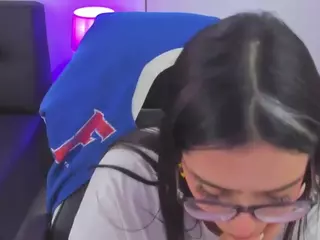 I S S A's Live Sex Cam Show