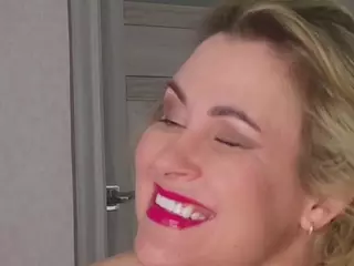 DianaWild's Live Sex Cam Show