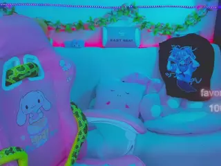 lolisuccub's Live Sex Cam Show