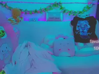 lolisuccub's Live Sex Cam Show