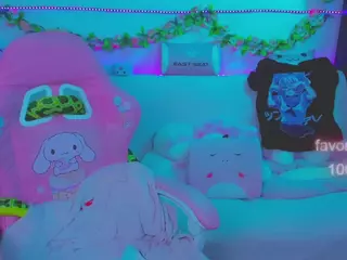 lolisuccub's Live Sex Cam Show