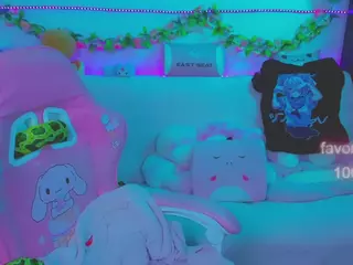 lolisuccub's Live Sex Cam Show
