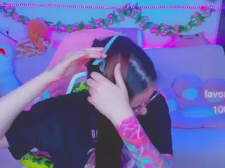 lolisuccub's Live Sex Cam Show