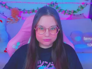 lolisuccub's Live Sex Cam Show