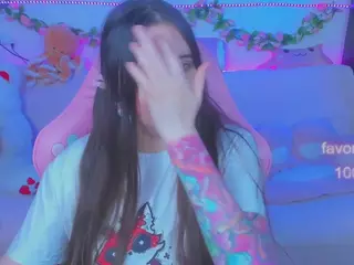 lolisuccub's Live Sex Cam Show