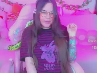 lolisuccub's Live Sex Cam Show