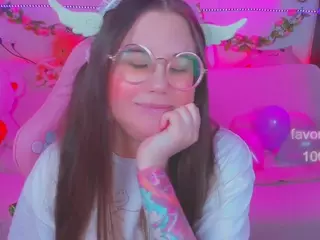 lolisuccub's Live Sex Cam Show