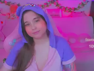 lolisuccub's Live Sex Cam Show