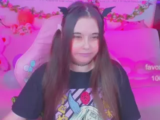 lolisuccub's Live Sex Cam Show