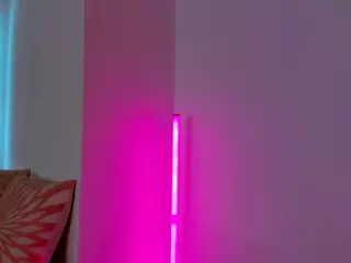 yulli-1's Live Sex Cam Show