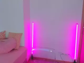 yulli-1's Live Sex Cam Show