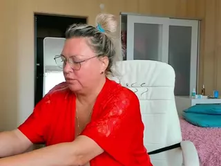 SquirtySexyMilf's Live Sex Cam Show