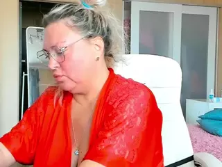 SquirtySexyMilf's Live Sex Cam Show