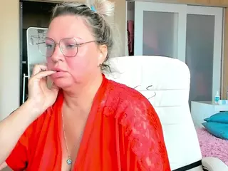 SquirtySexyMilf's Live Sex Cam Show