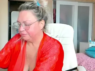 SquirtySexyMilf's Live Sex Cam Show