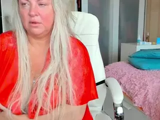 SquirtySexyMilf's Live Sex Cam Show