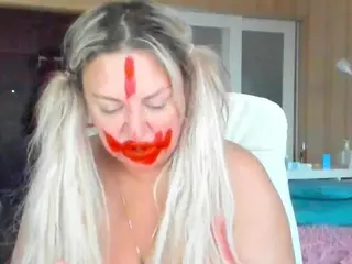 SquirtySexyMilf's Live Sex Cam Show
