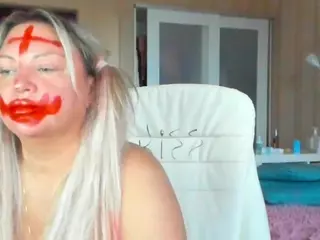 SquirtySexyMilf's Live Sex Cam Show