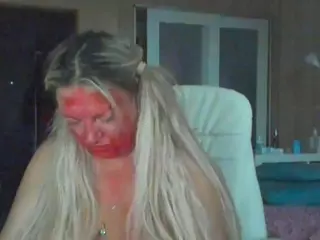 SquirtySexyMilf's Live Sex Cam Show