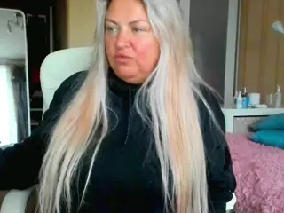 SquirtySexyMilf's Live Sex Cam Show
