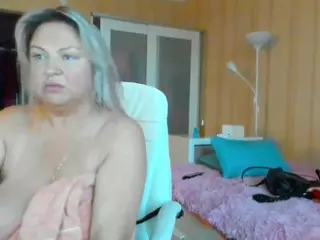 SquirtySexyMilf's Live Sex Cam Show