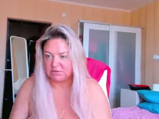 SquirtySexyMilf's Live Sex Cam Show