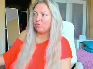SquirtySexyMilf's Live Sex Cam Show
