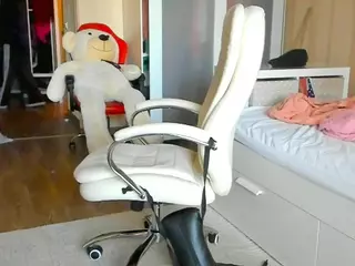 SquirtySexyMilf's Live Sex Cam Show