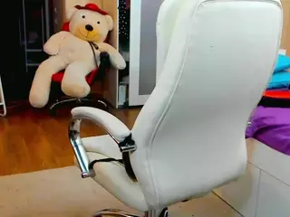SquirtySexyMilf's Live Sex Cam Show