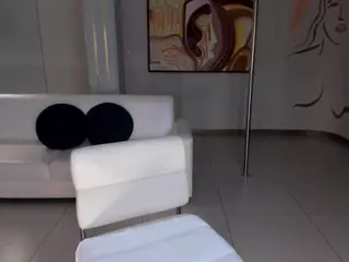 SQUIRTER DOLL's Live Sex Cam Show