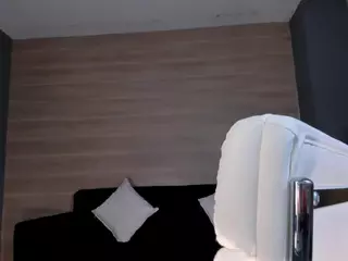 SQUIRTER DOLL's Live Sex Cam Show