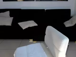 SQUIRTER DOLL's Live Sex Cam Show