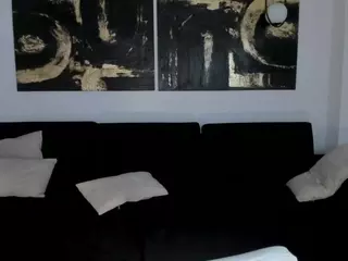 SQUIRTER DOLL's Live Sex Cam Show