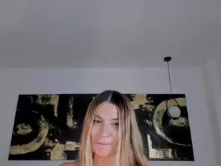 SQUIRTER DOLL's Live Sex Cam Show