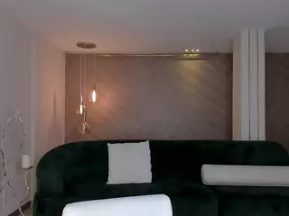 SQUIRTER DOLL's Live Sex Cam Show