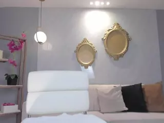 SQUIRTER DOLL's Live Sex Cam Show