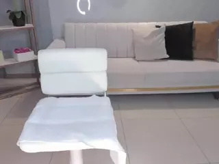 SQUIRTER DOLL's Live Sex Cam Show