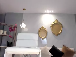 SQUIRTER DOLL's Live Sex Cam Show