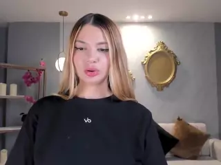 SQUIRTER DOLL's Live Sex Cam Show