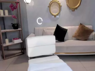 SQUIRTER DOLL's Live Sex Cam Show