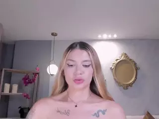 SQUIRTER DOLL's Live Sex Cam Show
