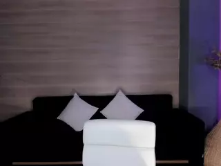 SQUIRTER DOLL's Live Sex Cam Show