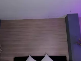 SQUIRTER DOLL's Live Sex Cam Show